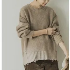 アーバンリサーチ ダメージニットプルオーバー　長袖ニット　クルーネック　ベージュ