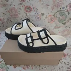 COACH サンダル 厚底 ホワイト ブラックのサムネイル