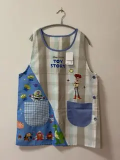 新品未使用　トイ・ストーリー　エプロン　保育士　幼稚園　介護士