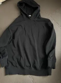 ジーユー　フード付き　パーカー　トレーナー　ブラック