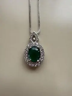 ^_^翡翠ー緑色のオーバル型シルバーネックレス（￼ 45センチ）