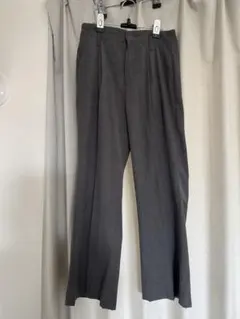 グレー センタープレスパンツ