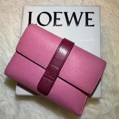 美品 LOEWE スモール バーティカル ウォレット アナグラム ピンク
