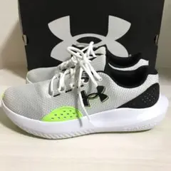 【美品】アンダーアーマー UA CHARGED SURGE 4