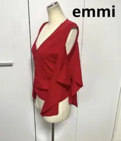 emmi ニットトップス/袖なしカットソーひらひらかわいい F