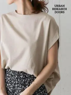 【美品】アーバンリサーチドアーズ フレンチスリーブバックタックプルオーバー