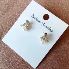 【新品未使用】小鳥のパールとビジューとラインストーンピアス