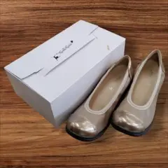 RakkuRakku ラックラック 空飛ぶパンプス エナメルバイカラー