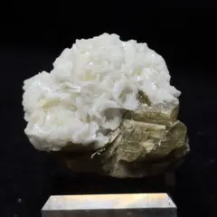 福建省産 ハイドロジンサイト（水亜鉛鉱） 幻想氷柱状結晶 原石 鉱物