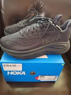 HOKA クリフトン10 ランニングシューズ 虎視眈々/ブラック&ゴールド