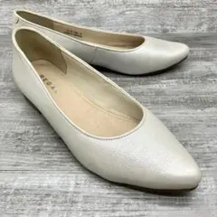 673【美品】REGAL ポインテッドトゥ パンプス シルバー 24.0cm
