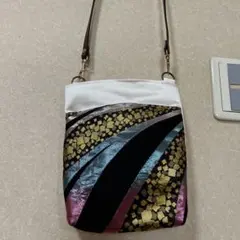 帯リメイクみさ012 スマホショルダーバッグ 光沢ストライプ