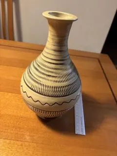 【小鹿田焼】　陶器　花瓶　壺　インテリア　床の間飾り　飛びかんな　打ち掛け 小鹿田焼】 陶器 花瓶 壺 インテリア 床の間飾り 飛びかんな