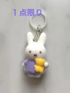 Item thumbnail for item 65d9b3d8-ebec-4d71-b692-78bdefd6613d