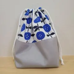 No.838　ハンドメイド　お弁当袋　ランチ巾着 ブルー　花柄　ボタン