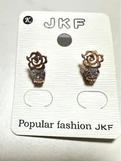 ❤️新品未使用❤️サーモンピンクカメリア型ジルコニアダイアピアス