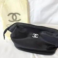 シャネル　メイクポーチ　ノベルティ　ブラック