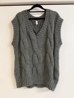 グレー ケーブル編み ニットベスト Vネック ゆったり 通勤 通学