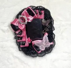 【年末値下げ】 硬質ケースデコ ロゼット 黒×ピンク 蝶 花 B8サイズ