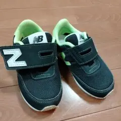 New Balance BY2 BLACK\LIME　15cm　キッズシューズ