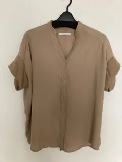 秋服　ブラウス　半袖　Ｖネック　前ボタン　春夏秋