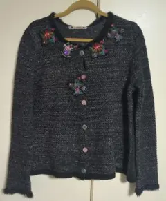 アルベロベッロ / OLLEBOREBLA　ダークグレー刺繍ニットカーディガン