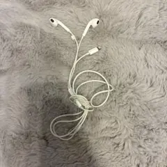 ホワイト 有線イヤホン Lightning接続　iPhone