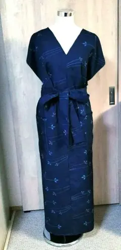 ✨着物リメイクセットアップ✨紺色花柄アンティークウール着物から3way