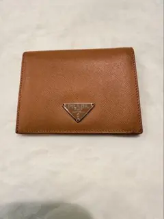 芋*酎様 【希少・ヴィンテージ】PRADA 二つ折り財布 キャメル レザー イタ