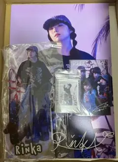 MEOVV 直筆サイン入りポスター 7014176378.g_300-w-st_g.jpg