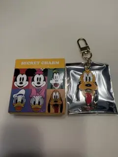 ディズニーストア シークレットチャーム プルート キーホルダー