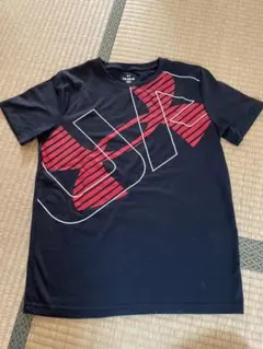 アンダーアーマーらロゴデザイン Tシャツ 黒赤YXL160