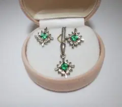 エメラルド・ジルコニア　ネックレス＆イヤリングセット