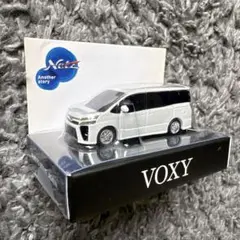 ネッツ VOXY ミニカー ホワイト 1/64 非売品