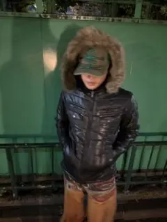 ブラックダウンジャケット ファー付き y2k 光沢 黒 00s お兄系アーカイブ