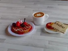 シークレット】 リーメント カフェめし ラズベリーワッフル＆カフェ