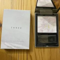 THREE ディスコーダント ダンス フェイスパウダー 7gのサムネイル