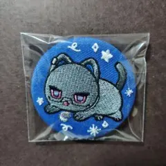 IMPACT 刺繍缶バッチ　くろいこ