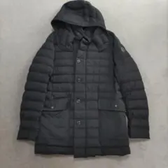 MONCLER ブラック ダウンジャケット フード付き