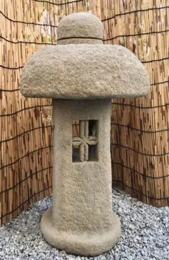 富士溶岩石　灯籠　庭石　鑑賞石　石 石材　庭　坪庭　ガーデニング 富士溶岩石 灯籠 庭石 鑑賞石 石 石材 庭 坪庭 ガーデニング - メルカリ