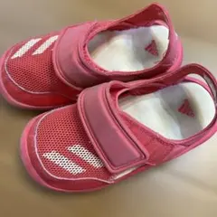 adidas ピンク サンダル
