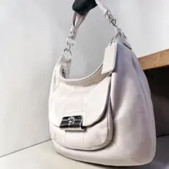 COACH クリスティン ホーボー レザー ショルダーバッグ　2WAYベージュ