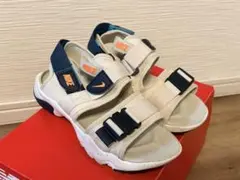 Nike キャニオンサンダル スポーツサンダル 24cm ナイキサンダルベージュのサムネイル