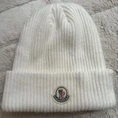 ゆうちゃんねる様専用 MONCLER ニット帽 ホワイト ビーニー - メルカリ