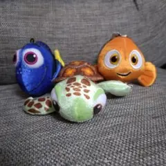ディズニー　ニモ・ドリー・スクワート　ぬいぐるみチャーム