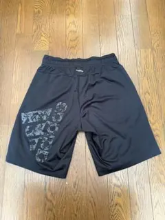 adidas 黒 ショートパンツ サイズS
