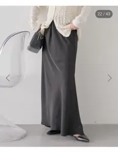 【サテンマーメイドスカート】earth music&ecology ￥6050