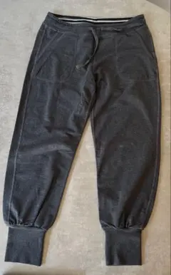 グレー ジョガーパンツ