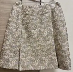LILY BROWN 多色刺繍のタイトスカート(6月中旬まで値下)のサムネイル