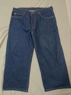 LEVI’Sデニムパンツ